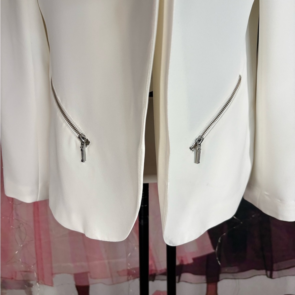 Trouve White Draped Open-Front Blazer with Zip Detail - Picture 4 of 15
